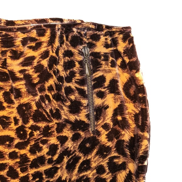 Vintage Emanuel Ungaro Women's Velvet Leopard Print Skirt – Size 14 / EU 48‎ - Picture 9 of 9